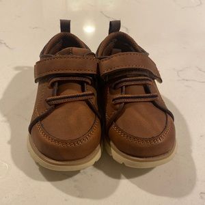 Striderite Ethan Sneaker. Size 5